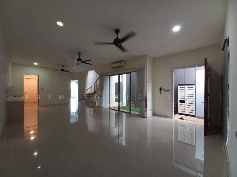 2.5-storey Terraced House for Sale in Taman Equine (Seri Kembangan) - Raymond Chee Kean Pang - Living Room - PropertyGuru.com.my