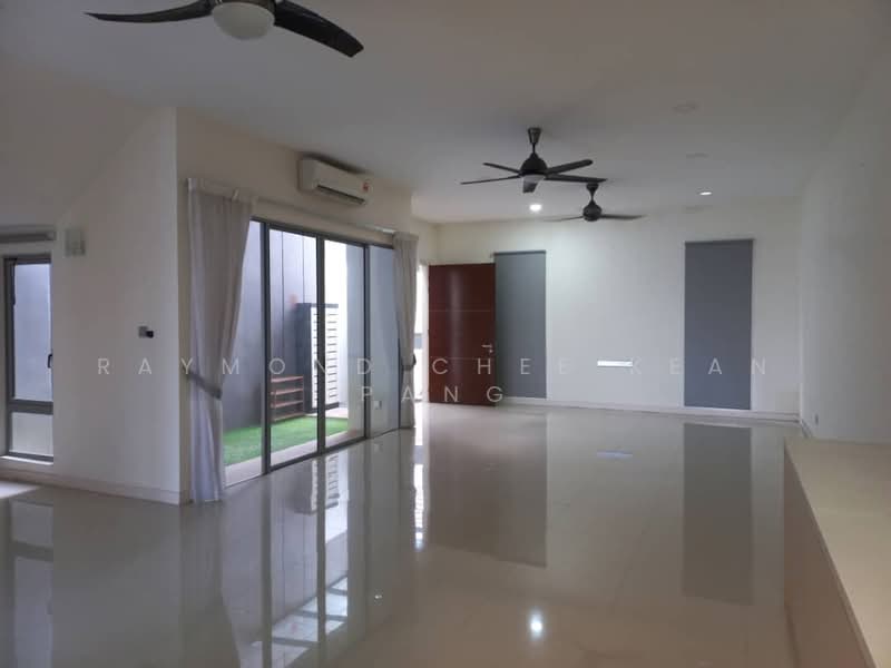 2.5-storey Terraced House for Sale in Taman Equine (Seri Kembangan) - Raymond Chee Kean Pang - Living Room - PropertyGuru.com.my
