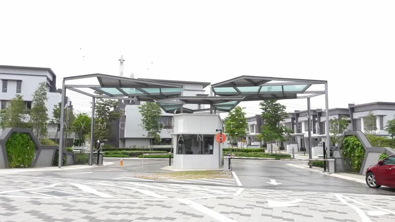 Rumah Teres 3 Tingkat untuk Dijual di Seri Kembangan (Selangor) - Raymond Chee Kean Pang - Exterior - PropertyGuru.com.my