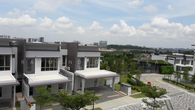 2.5-storey Terraced House for Sale in Taman Equine (Seri Kembangan) - Raymond Chee Kean Pang - Exterior - PropertyGuru.com.my