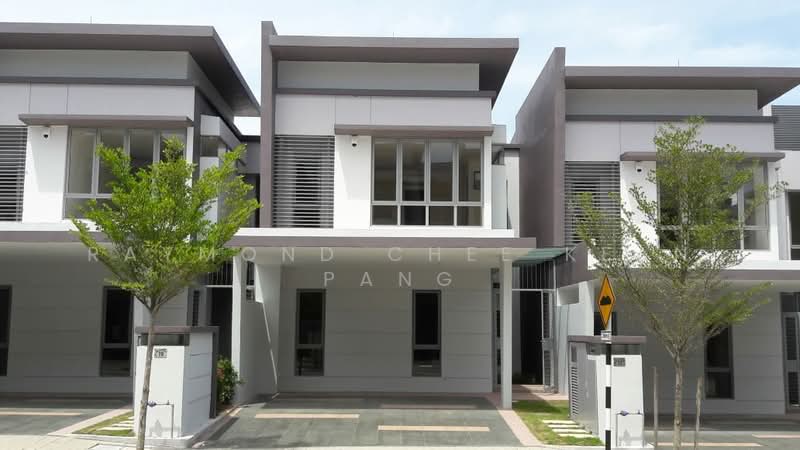 2.5-storey Terraced House for Sale in Taman Equine (Seri Kembangan) - Raymond Chee Kean Pang - Exterior - PropertyGuru.com.my