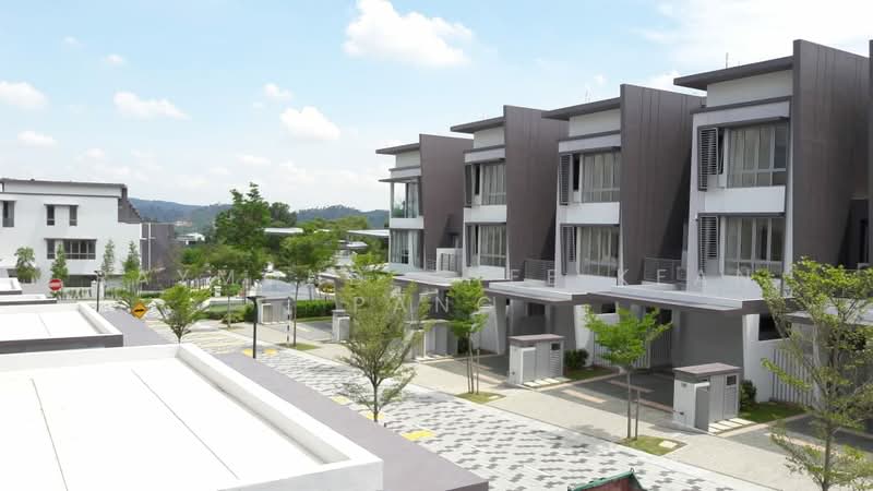 2.5-storey Terraced House for Sale in Taman Equine (Seri Kembangan) - Raymond Chee Kean Pang - Exterior - PropertyGuru.com.my