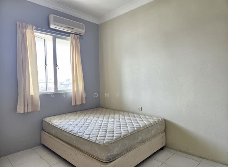 Condominium for Rent at Gold Coast Resort Condominium - Anthony Yeoh - Bedroom - PropertyGuru.com.my