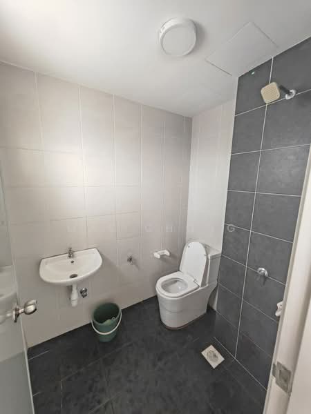 Apartment for Rent at D'Cerrum Apartment - Mac Chong - Bathroom - PropertyGuru.com.my
