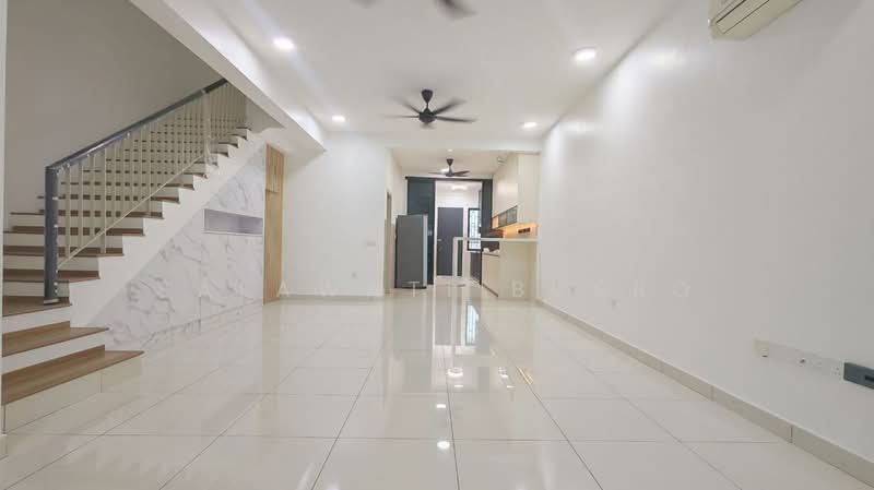 2-storey Terraced House for Sale in Elmina (Shah Alam) - Salawati Busro - Living Room - PropertyGuru.com.my