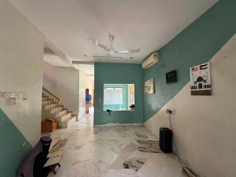 Bungalow for Sale in Bandar Tasik Puteri (Rawang) - Kelvin . - Living Room - PropertyGuru.com.my