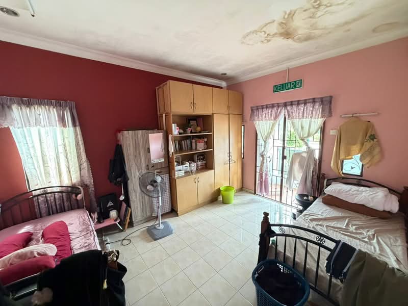 Bungalow for Sale in Bandar Tasik Puteri (Rawang) - Kelvin . - Bedroom - PropertyGuru.com.my