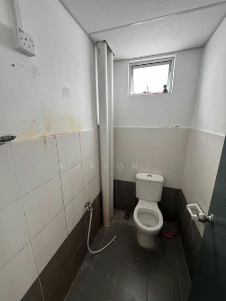 Shop / Office for Rent in Austin Crest (Johor Bahru) - Carson . - Bathroom - PropertyGuru.com.my
