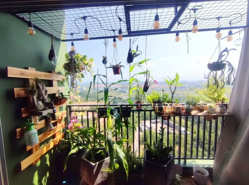 Servis Apartment untuk Dijual di Centra Residences - ZAVIER KHOO - Balcony - PropertyGuru.com.my