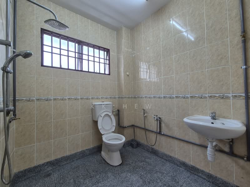Taman Kajang Impian untuk Untuk Disewa - RM 1,500 /bulan, Apr 2026 - Bathroom - PropertyGuru.com.my