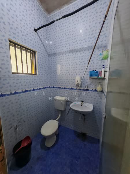 1-storey Terraced House for Sale in Hutan Melintang (Perak) - Kee Choi Hong - Bathroom - PropertyGuru.com.my