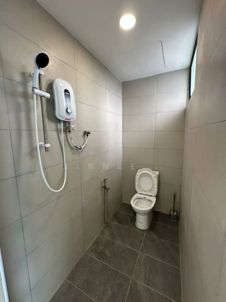 Condominium for Sale at Tanjung Beach Condominium - Xinnee . - Bathroom - PropertyGuru.com.my