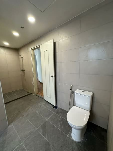 Condominium for Sale at Tanjung Beach Condominium - Xinnee . - Bathroom - PropertyGuru.com.my