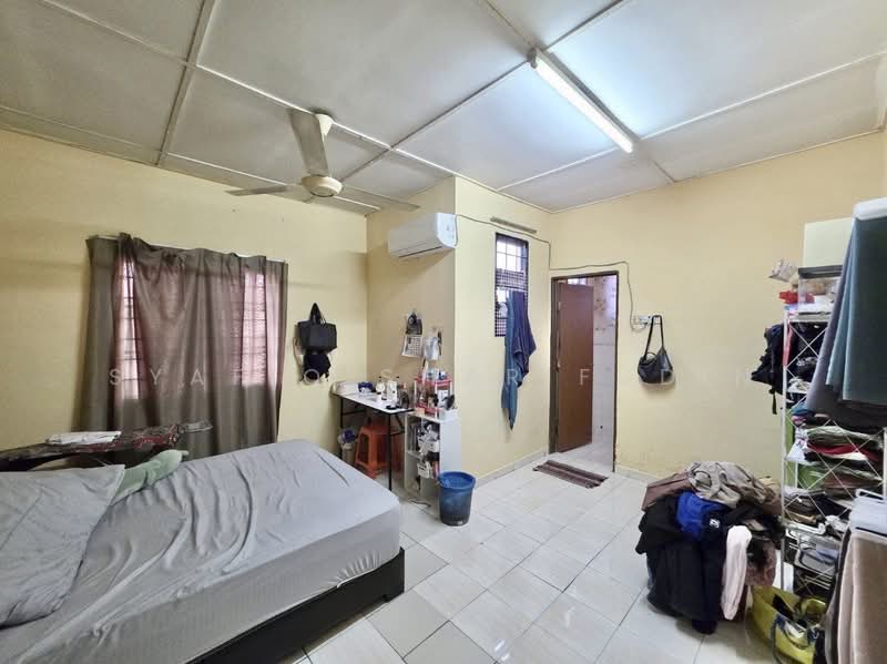 2-storey Terraced House for Sale at Taman Subang Mewah - Syafiq Sharifudin - Bedroom - PropertyGuru.com.my