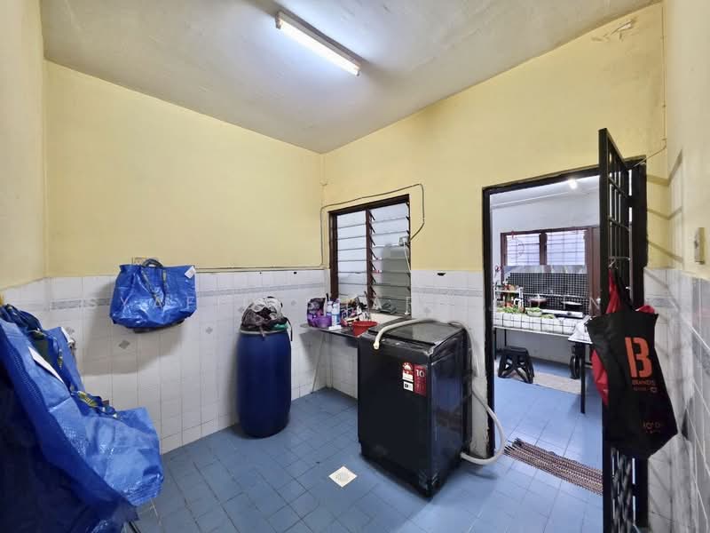 2-storey Terraced House for Sale at Taman Subang Mewah - Syafiq Sharifudin - Kitchen - PropertyGuru.com.my