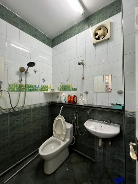 2-storey Terraced House for Sale in Taman Desa Cemerlang (Ulu Tiram) - Alicia Voon - Bathroom - PropertyGuru.com.my