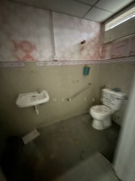 Shop for Rent in Kuantan (Pahang) - Rachel Tam - Bathroom - PropertyGuru.com.my