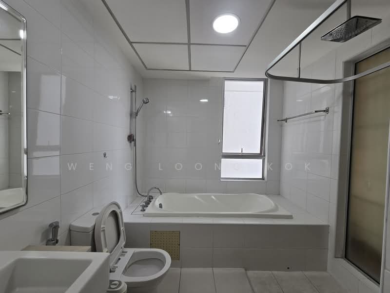 Servis Apartment untuk Disewa di Solaris Dutamas - Weng Loong Kok - Bathroom - PropertyGuru.com.my