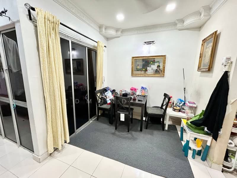 2-storey Terraced House for Sale in Taman Pinggiran Usj (Subang Jaya) - Edmund Lee - Dining Room - PropertyGuru.com.my
