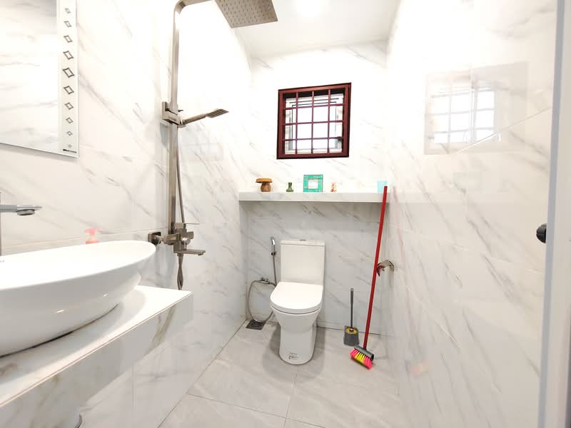Semi-Detached House for Sale in Taman Lucky (Bangsar) - Alex Cheah - Bathroom - PropertyGuru.com.my