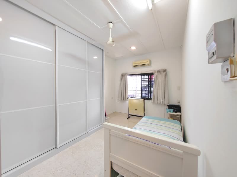 Semi-Detached House for Sale in Taman Lucky (Bangsar) - Alex Cheah - Bedroom - PropertyGuru.com.my