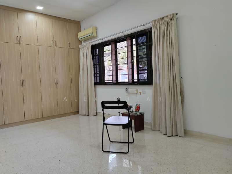 Semi-Detached House for Sale in Taman Lucky (Bangsar) - Alex Cheah - Bedroom - PropertyGuru.com.my