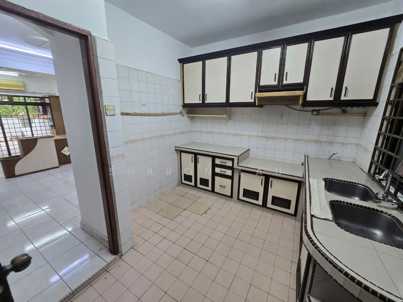 2-storey Terraced House for Sale in Taman Bukit Mewah (Tampoi) - Sharon Lau - Kitchen - PropertyGuru.com.my
