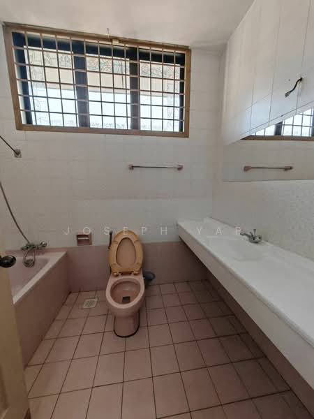 Rumah Teres 2 Tingkat untuk Disewa di Taman Suria (Johor Bahru) - Joseph Yap - Bathroom - PropertyGuru.com.my