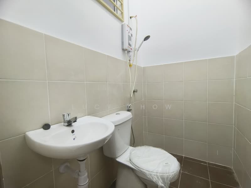 2-storey Terraced House for Rent in Taman Kundang Jaya (Rawang) - Lucy Chow - Bathroom - PropertyGuru.com.my