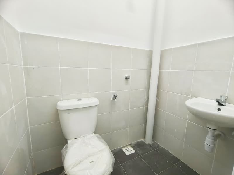2-storey Terraced House for Rent in Taman Kundang Jaya (Rawang) - Lucy Chow - Bathroom - PropertyGuru.com.my