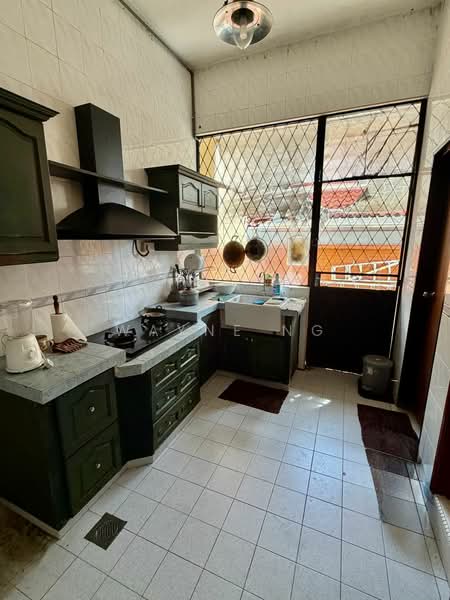 Semi-Detached House for Sale in Taman Perling (Perling) - Wayne Ng - Kitchen - PropertyGuru.com.my