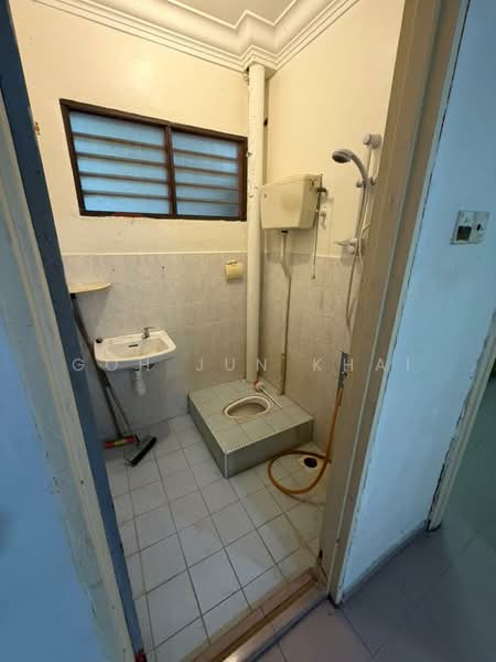 Townhouse for Rent in Taman Merdeka Jaya (Batu Berendam) - Goh Jun Khai - Bathroom - PropertyGuru.com.my