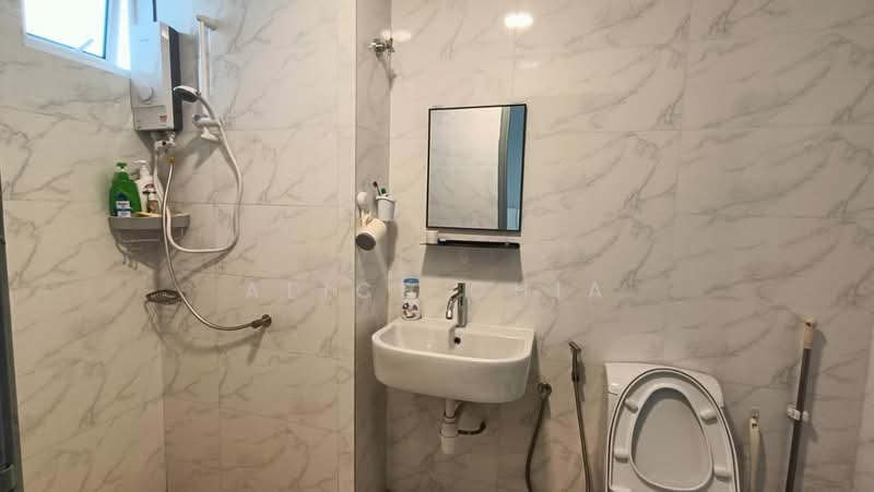 Service Residence for Rent at Twin Galaxy (Dwi Galaksi) - Alice Chia - Bathroom - PropertyGuru.com.my