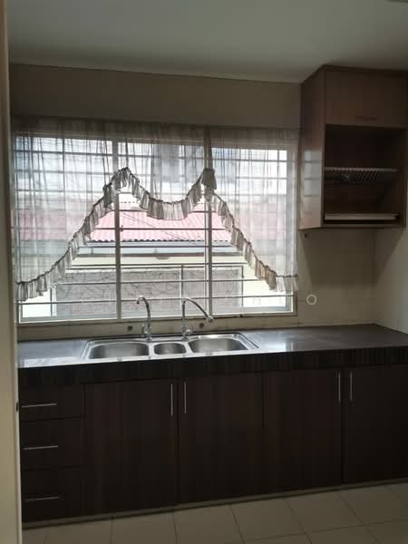 Terraced House for Sale in Seri Kembangan (Selangor) - Chris Choo - Kitchen - PropertyGuru.com.my