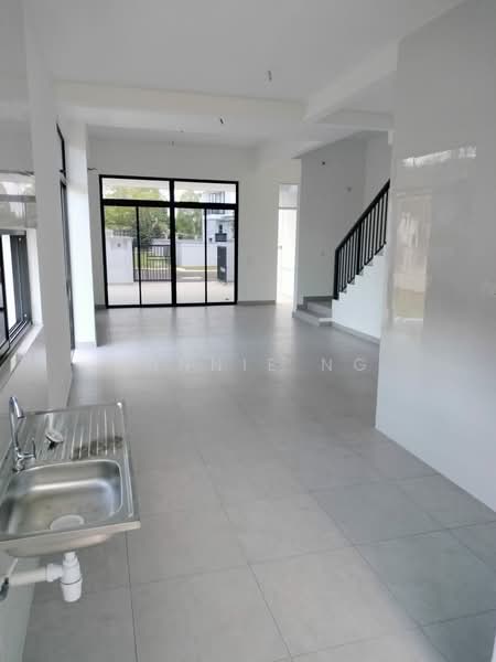 2-storey Terraced House for Sale in Taman Mount Austin (Tebrau) - Winnie Ng - Living Room - PropertyGuru.com.my