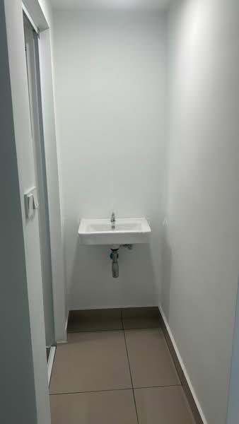 Arena Residences 2 untuk Untuk Disewa - RM 1,600 /bulan, Apr 2026 - Bathroom - PropertyGuru.com.my