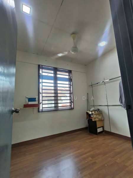 Taman Salak Perdana untuk Untuk Disewa - RM 1,400 /bulan, Apr 2026 - Bedroom - PropertyGuru.com.my