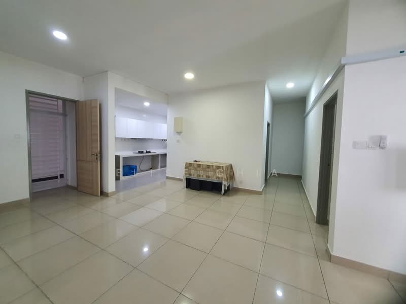 Service Residence for Sale at Seasons Amara Larkin - Elise Chia - Kitchen - PropertyGuru.com.my