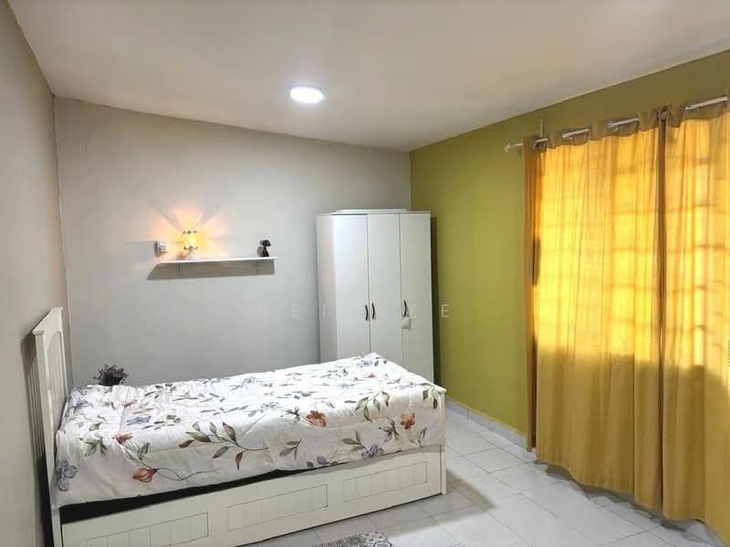 2.5-storey Terraced House for Sale in Taman Saleng (Kulai) - Pei Yee - Bedroom - PropertyGuru.com.my