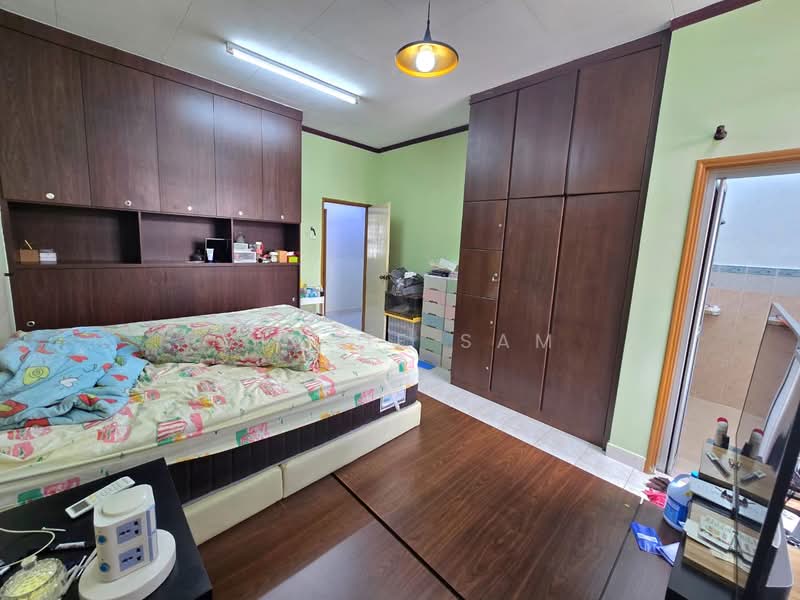 2-storey Terraced House for Sale in Taman Mutiara Rini (Skudai) - Vinnie Sam - Bedroom - PropertyGuru.com.my