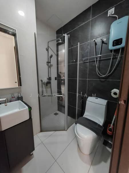 Bay Point @ Country Garden Danga Bay untuk Untuk Dijual - RM 650,000, Apr 2026 - Bathroom - PropertyGuru.com.my