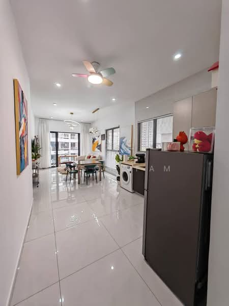 Bay Point @ Country Garden Danga Bay untuk Untuk Dijual - RM 650,000, Apr 2026 - Living Room - PropertyGuru.com.my