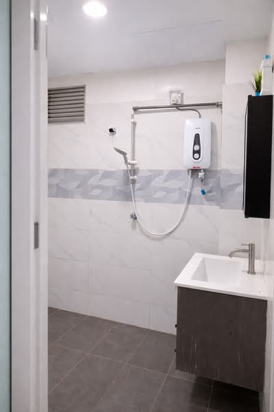 1-storey Terraced House for Rent in Seksyen 11 (Shah Alam) - Teh KS - Bathroom - PropertyGuru.com.my