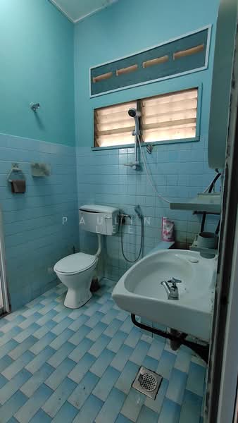 Semi-Detached House for Rent in Taman Lucky (Bangsar) - Pauline Lee - Bathroom - PropertyGuru.com.my