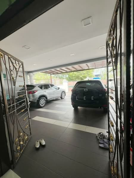 2-storey Terraced House for Sale in Johor Bahru (Johor) - Zoey Lee - Car Park - PropertyGuru.com.my