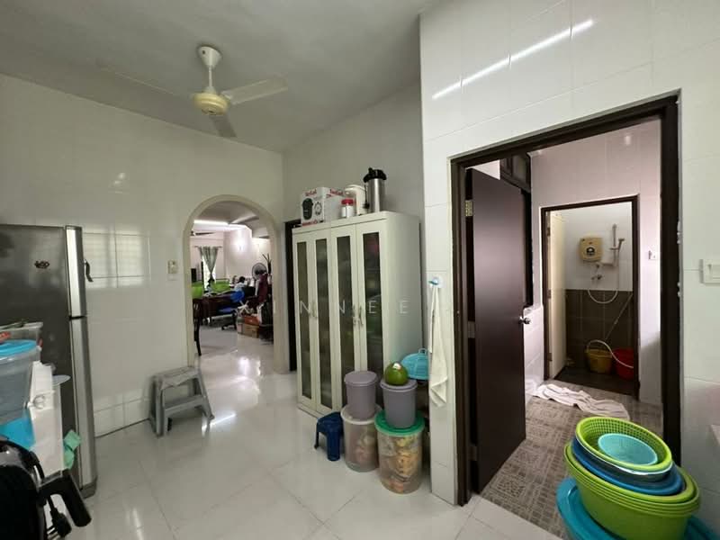2-storey Terraced House for Sale in Taman Pekaka (Sungai Dua) - Xinnee . - Kitchen - PropertyGuru.com.my