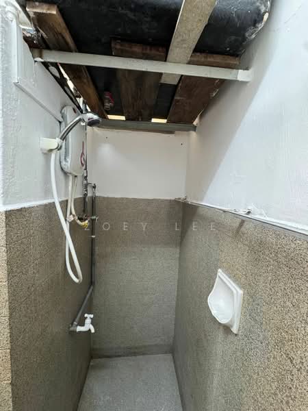 Flat for Sale at Taman Perling - Zoey Lee - Bathroom - PropertyGuru.com.my