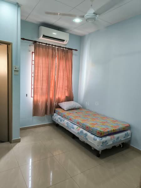 2-storey Terraced House for Rent in Shah Alam (Selangor) - YiHui Ng - Bedroom - PropertyGuru.com.my