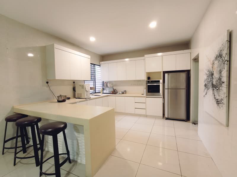 Bungalow for Rent in Puchong (Selangor) - Esther Tan - Kitchen - PropertyGuru.com.my
