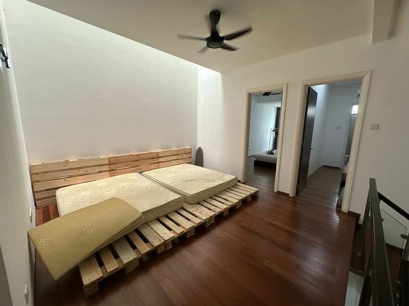 3-storey Terraced House for Sale in Gelugor (Penang) - Xinnee . - Bedroom - PropertyGuru.com.my
